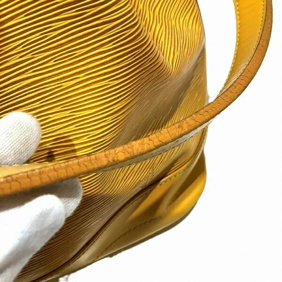 LOUIS VUITTON Yellow Shoulder Bag - Picture 8 of 9